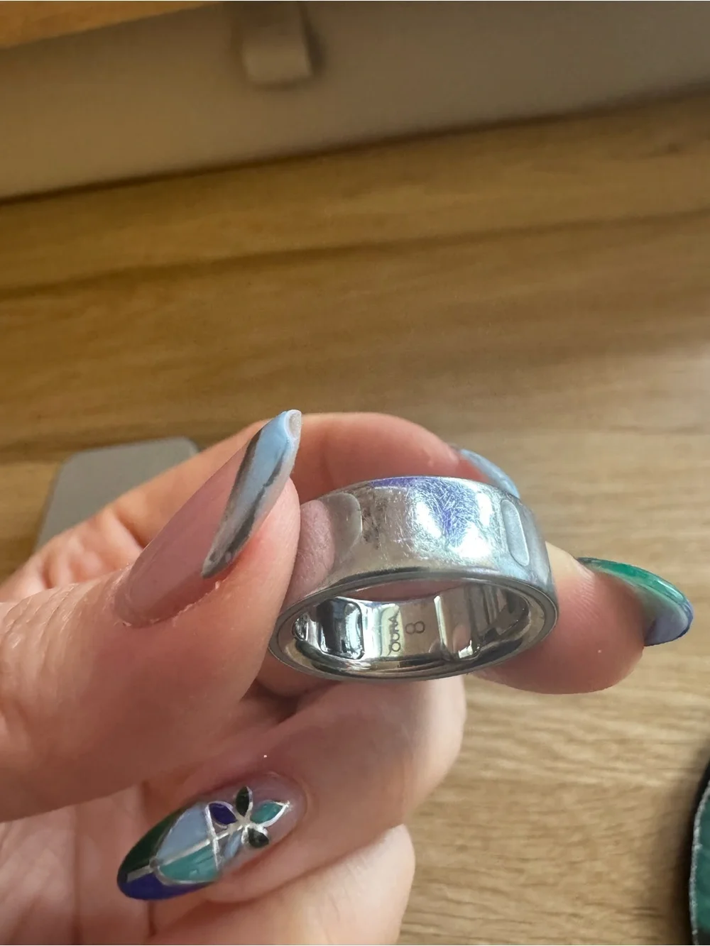 Oura Ring 4 - Smart Ring - Size 8 - Silver